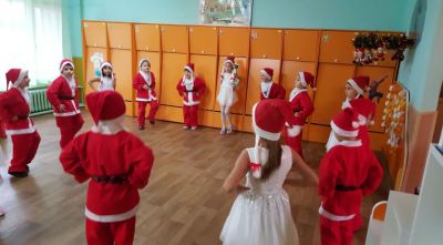 Коледно тържества в група "Снежанка" 6
