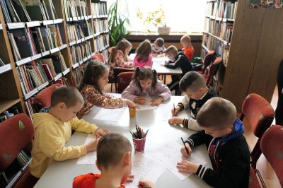 Гостуване на децата от трета група в Регионална библиотека "П.Стъпов"-Търговище 6