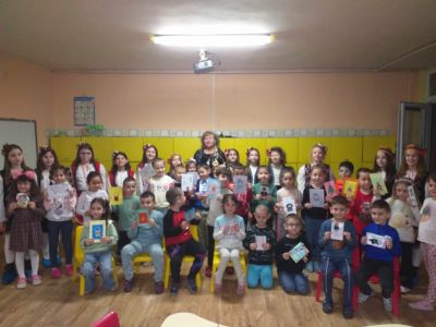 Практикум за изработване на сурвакници в четвърта група. Дейности по Проект BG05SFPR001-1.003-0001"Силен старт"за интензивна работа с родителите за формиране на положителни нагласи към образованието и за пълноценното им участие в образователния пр 5