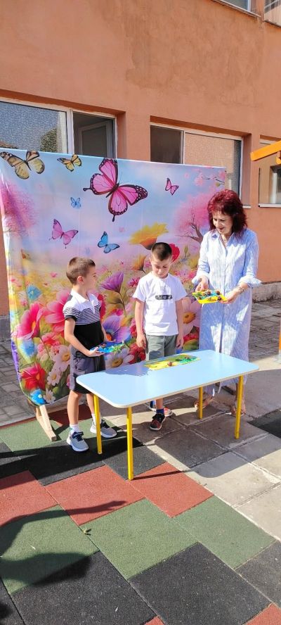Дейности на открито в кът за учене и игра 3