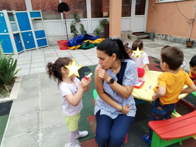 Дейности по Проект"Силен старт" в двора на детската градина , под ръководството на Фатме Хюсеинова-помощник възпитател  2