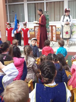 Урок по родолюбие на тема Моята Родина България 8