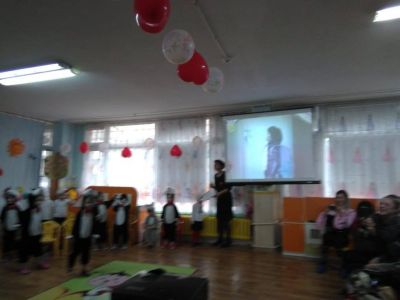 Поздрав за мама от най-малките! 1