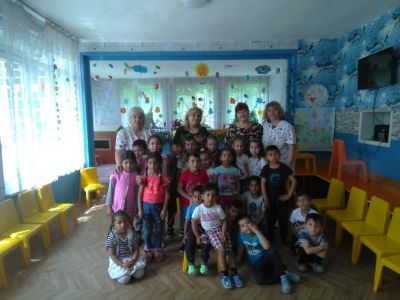 Тържество за изпращане на децата от смесената група в с.Голямо ново в първи клас 1